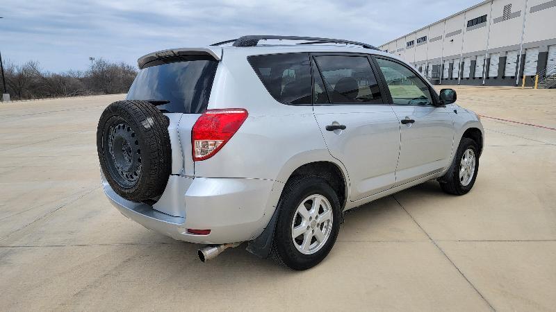 Toyota RAV4 Base I4 2WD 2006
