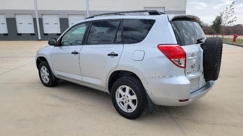 Toyota RAV4 Base I4 2WD 2006