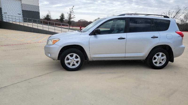 Toyota RAV4 Base I4 2WD 2006
