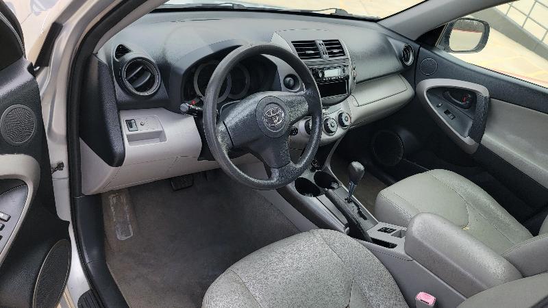 Toyota RAV4 Base I4 2WD 2006