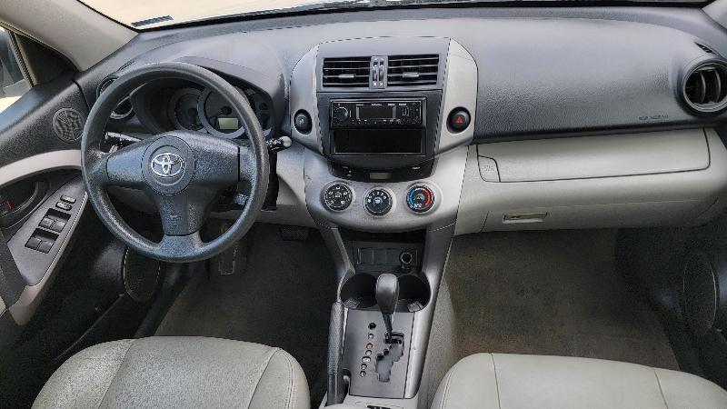 Toyota RAV4 Base I4 2WD 2006