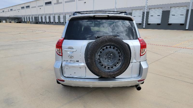 Toyota RAV4 Base I4 2WD 2006