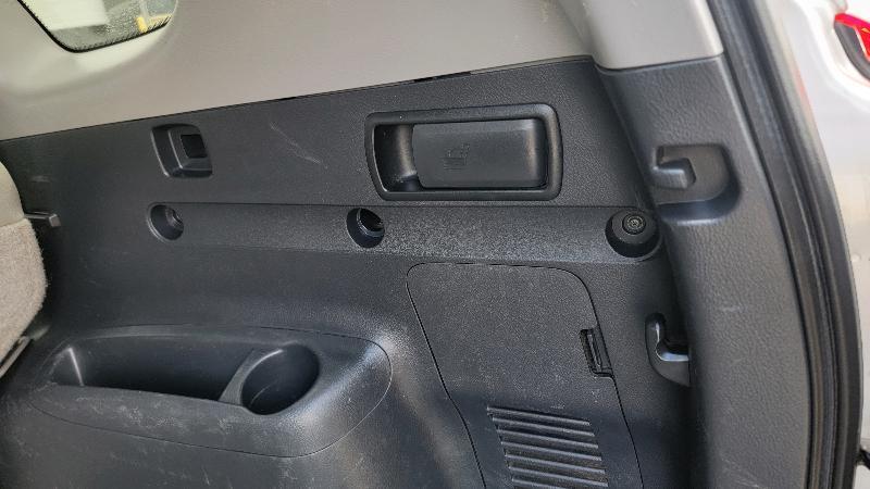 Toyota RAV4 Base I4 2WD 2006