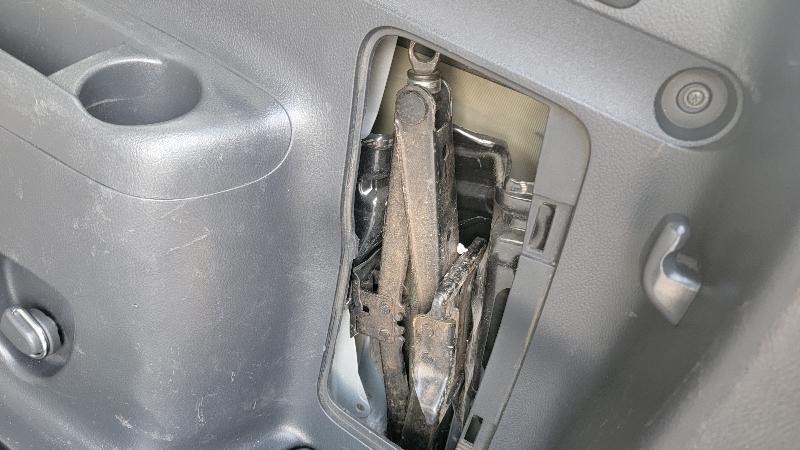 Toyota RAV4 Base I4 2WD 2006