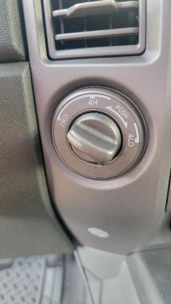 Nissan Titan XE King Cab 4WD 2005
