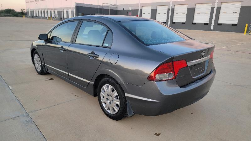 Honda Civic DX-VP Sedan 5-Speed AT 2009