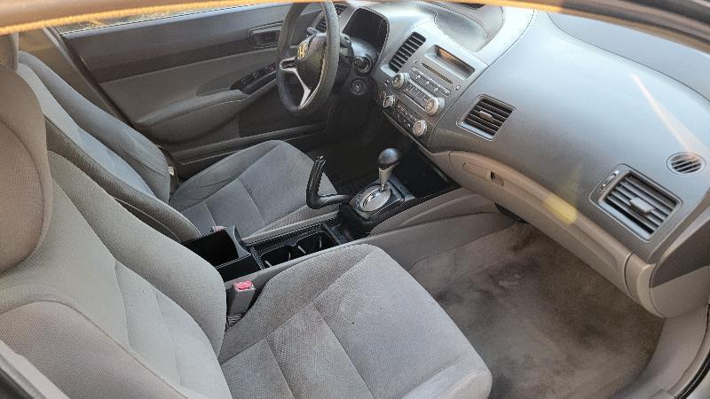 Honda Civic DX-VP Sedan 5-Speed AT 2009