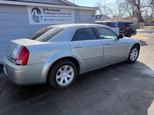 Chrysler 300  2005