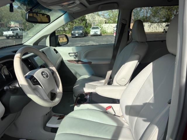 Toyota Sienna  2014