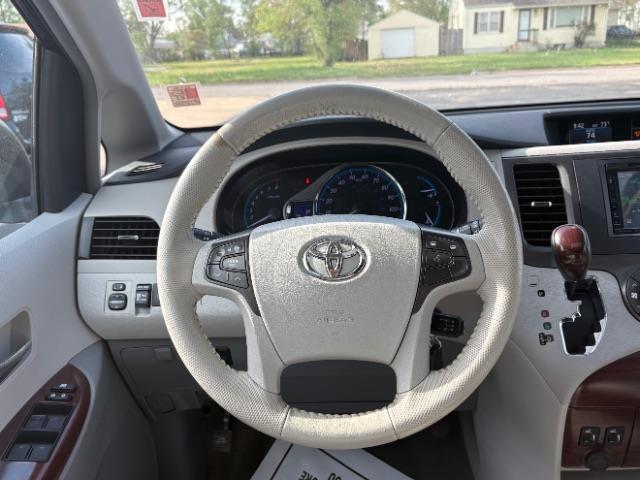 Toyota Sienna  2014