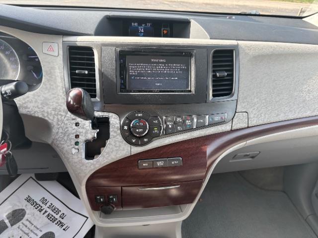 Toyota Sienna  2014