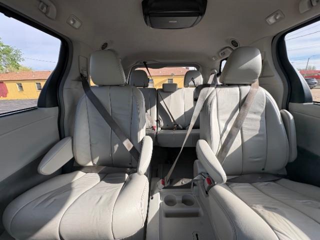 Toyota Sienna  2014