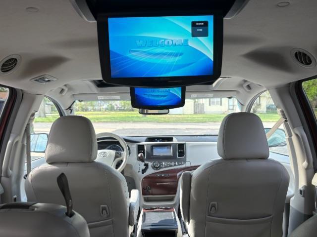 Toyota Sienna  2014