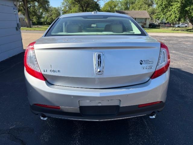 Lincoln MKS  2013