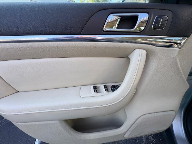 Lincoln MKS  2013