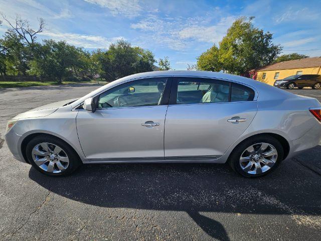Buick LaCrosse  2011