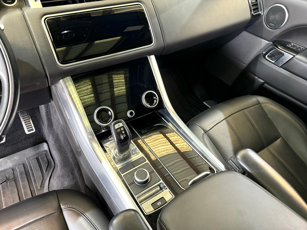 Land Rover Range Rover Sport V8 Supercharged Dynamic 2019 Land Rover Range Rover Sport V8 Supercharged Dynamic 2019