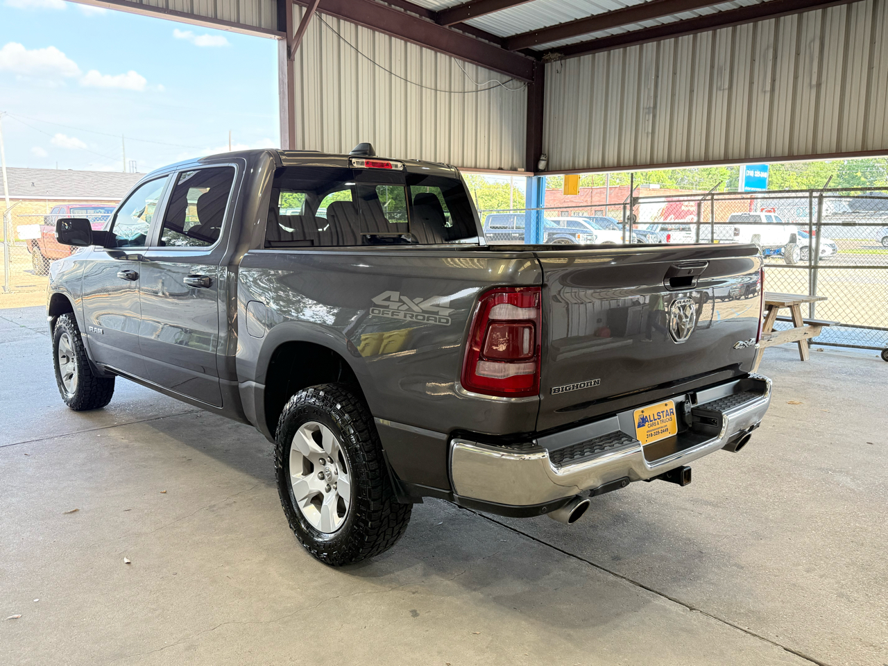 RAM 1500 Big Horn 4x4 Crew Cab 5'7" Box 2022 RAM 1500 Big Horn 4x4 Crew Cab 5'7" Box 2022