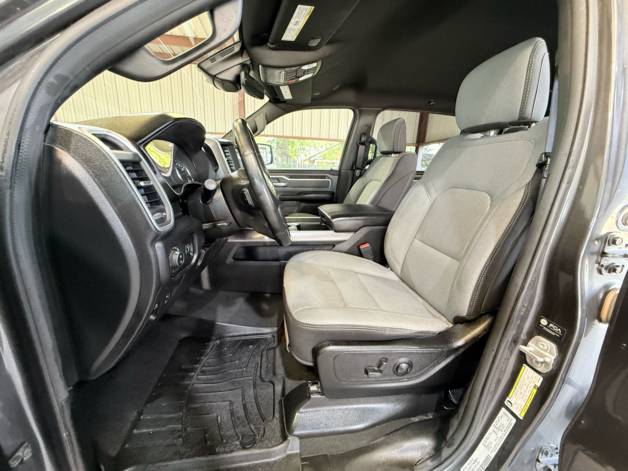 RAM 1500 Big Horn 4x4 Crew Cab 5'7" Box 2022 RAM 1500 Big Horn 4x4 Crew Cab 5'7" Box 2022