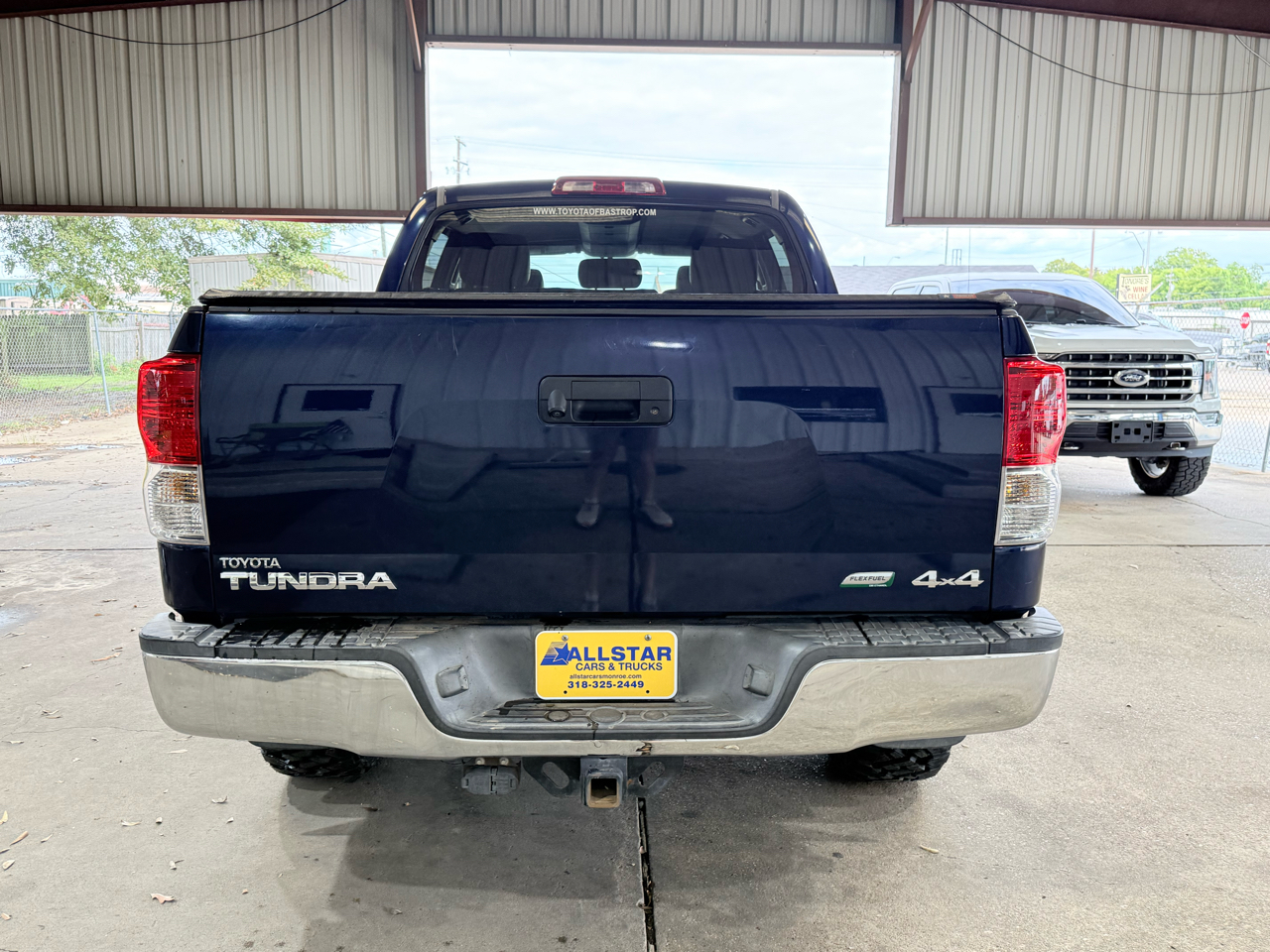 Toyota Tundra 4WD Truck CrewMax 5.7L FFV V8 6-Spd AT (Natl) 2011 Toyota Tundra 4WD Truck CrewMax 5.7L FFV V8 6-Spd AT (Natl) 2011