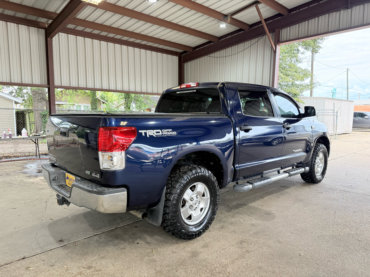 Toyota Tundra 4WD Truck CrewMax 5.7L FFV V8 6-Spd AT (Natl) 2011 Toyota Tundra 4WD Truck CrewMax 5.7L FFV V8 6-Spd AT (Natl) 2011