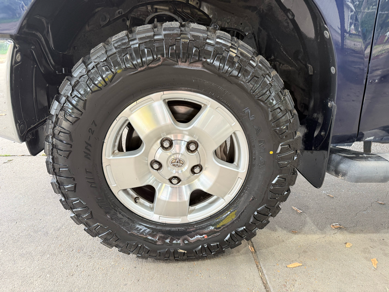 Toyota Tundra 4WD Truck CrewMax 5.7L FFV V8 6-Spd AT (Natl) 2011 Toyota Tundra 4WD Truck CrewMax 5.7L FFV V8 6-Spd AT (Natl) 2011