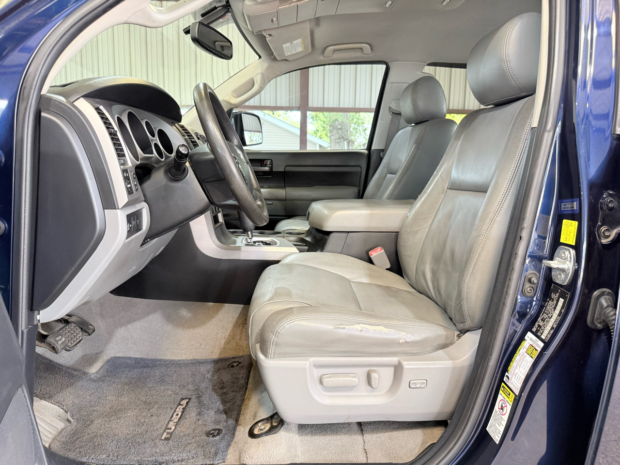 Toyota Tundra 4WD Truck CrewMax 5.7L FFV V8 6-Spd AT (Natl) 2011 Toyota Tundra 4WD Truck CrewMax 5.7L FFV V8 6-Spd AT (Natl) 2011