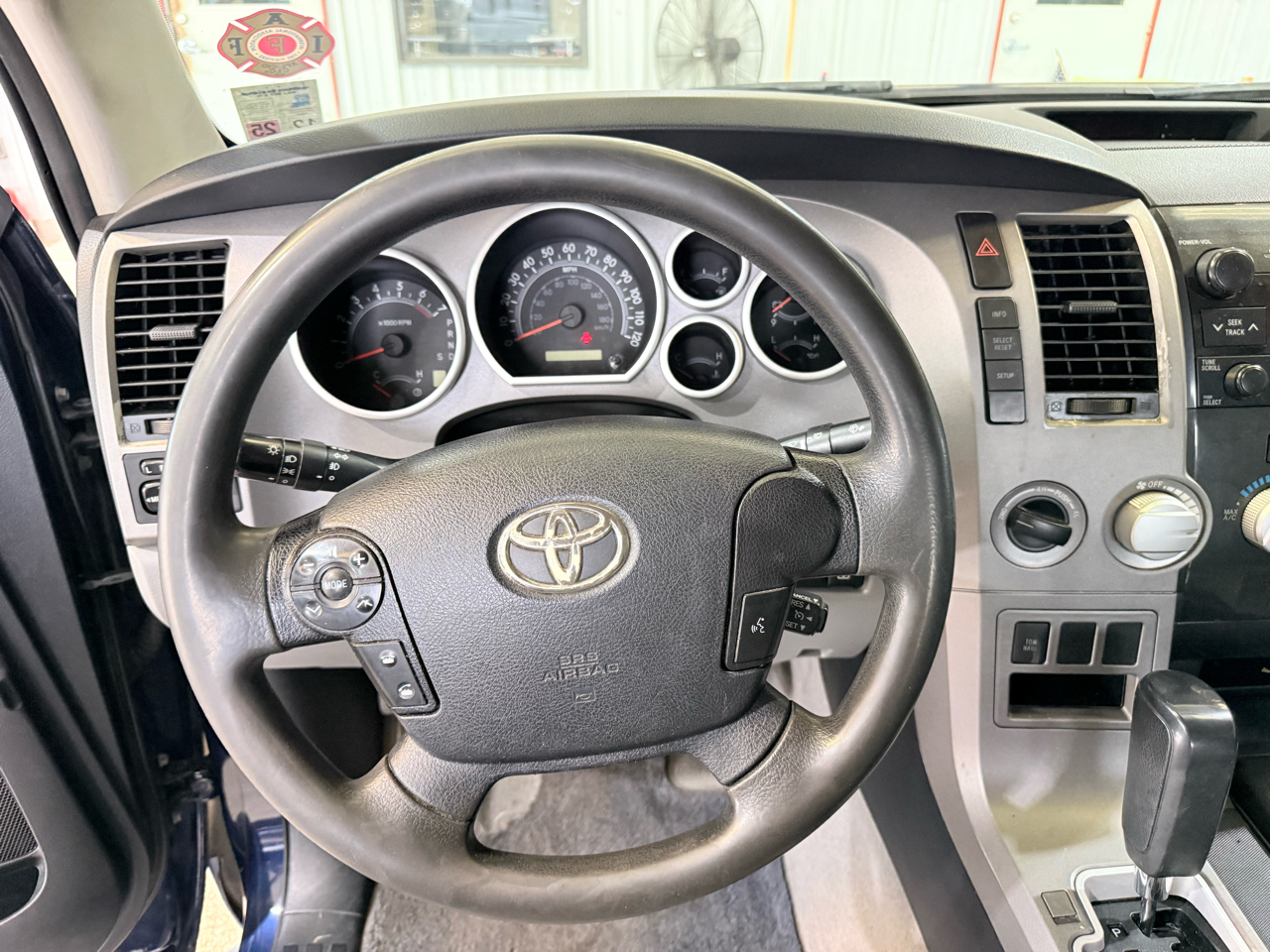 Toyota Tundra 4WD Truck CrewMax 5.7L FFV V8 6-Spd AT (Natl) 2011 Toyota Tundra 4WD Truck CrewMax 5.7L FFV V8 6-Spd AT (Natl) 2011