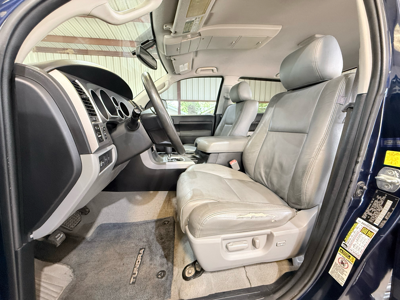 Toyota Tundra 4WD Truck CrewMax 5.7L FFV V8 6-Spd AT (Natl) 2011 Toyota Tundra 4WD Truck CrewMax 5.7L FFV V8 6-Spd AT (Natl) 2011