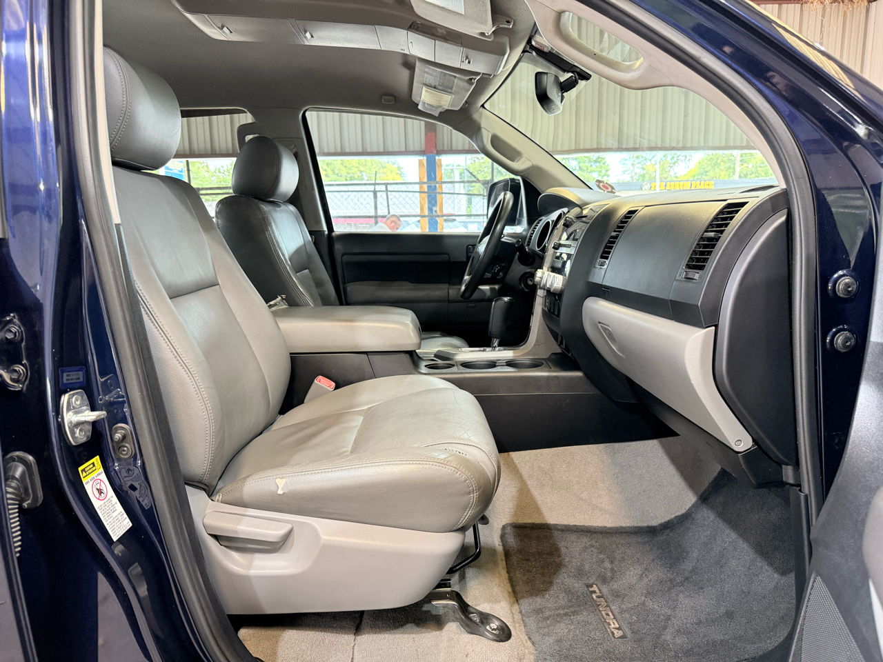 Toyota Tundra 4WD Truck CrewMax 5.7L FFV V8 6-Spd AT (Natl) 2011 Toyota Tundra 4WD Truck CrewMax 5.7L FFV V8 6-Spd AT (Natl) 2011