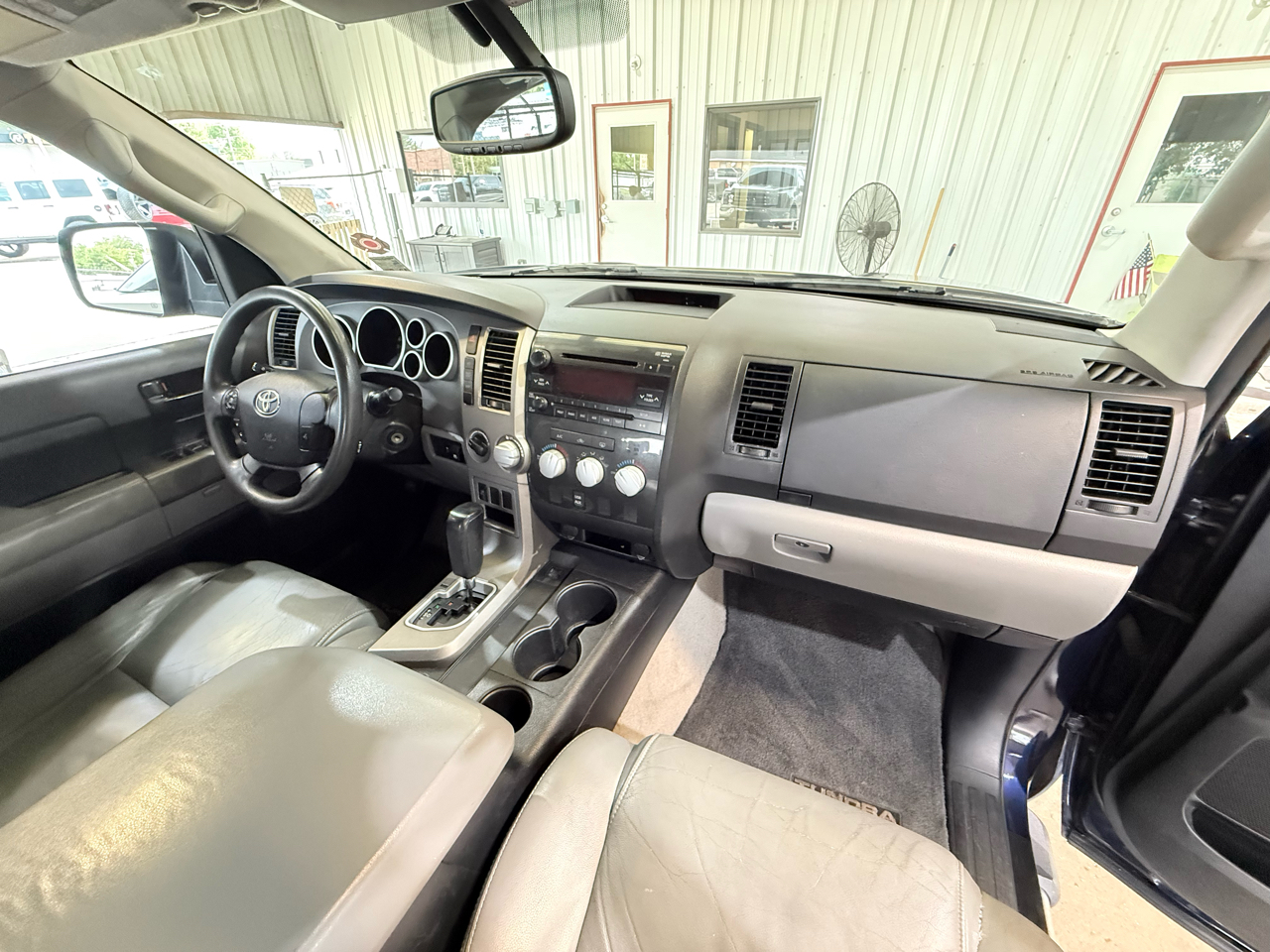 Toyota Tundra 4WD Truck CrewMax 5.7L FFV V8 6-Spd AT (Natl) 2011 Toyota Tundra 4WD Truck CrewMax 5.7L FFV V8 6-Spd AT (Natl) 2011