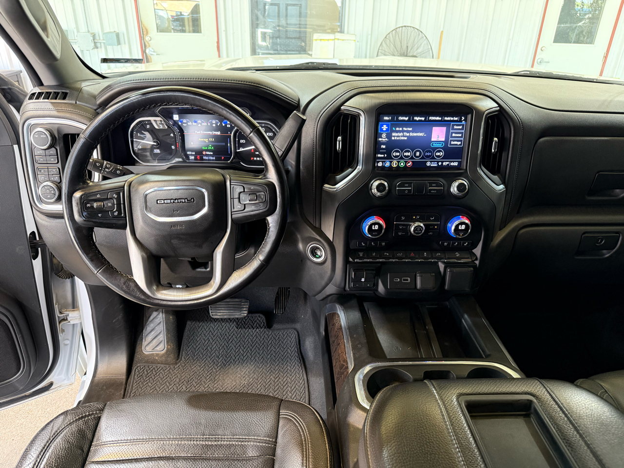 GMC Sierra 2500HD 4WD Crew Cab 159" Denali 2022 GMC Sierra 2500HD 4WD Crew Cab 159" Denali 2022