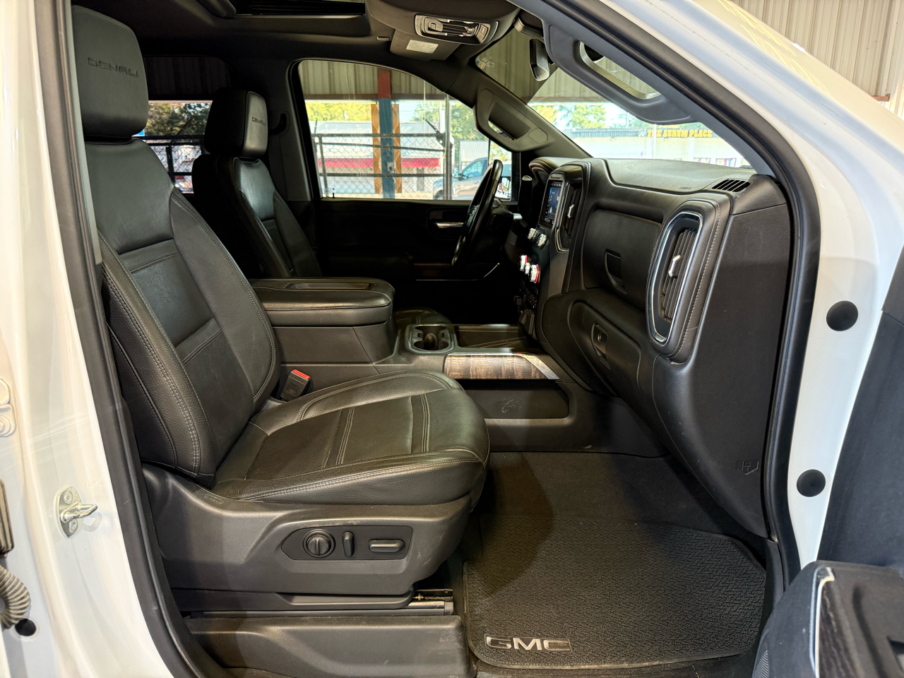 GMC Sierra 2500HD 4WD Crew Cab 159" Denali 2022 GMC Sierra 2500HD 4WD Crew Cab 159" Denali 2022