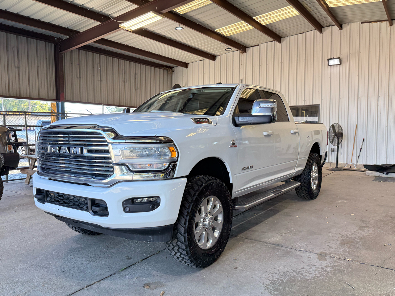RAM 2500 Laramie 4x4 Crew Cab 6'4" Box 2023 RAM 2500 Laramie 4x4 Crew Cab 6'4" Box 2023