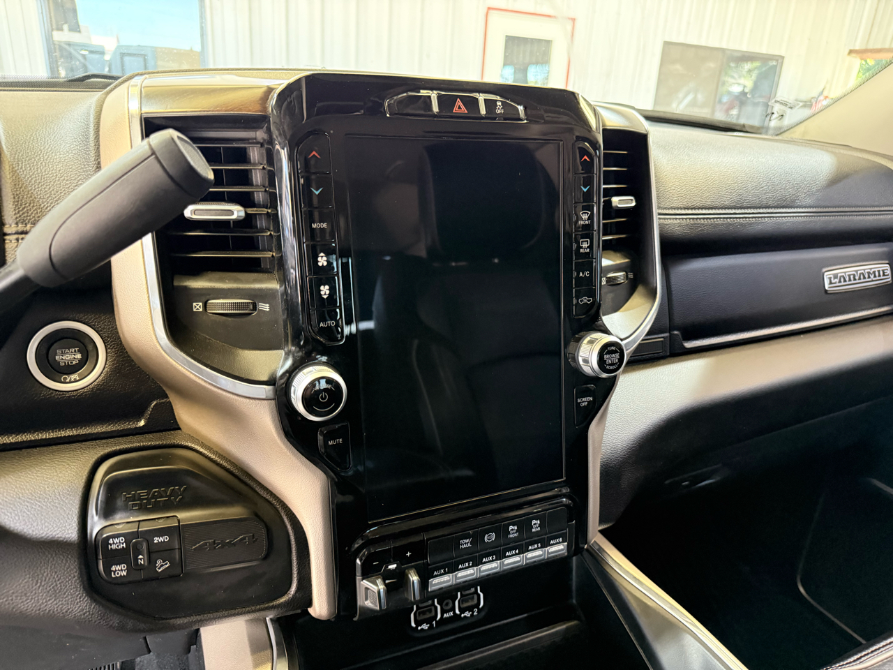 RAM 2500 Laramie 4x4 Crew Cab 6'4" Box 2023 RAM 2500 Laramie 4x4 Crew Cab 6'4" Box 2023