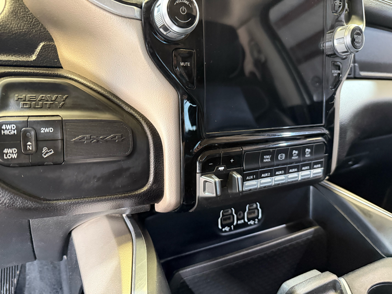 RAM 2500 Laramie 4x4 Crew Cab 6'4" Box 2023 RAM 2500 Laramie 4x4 Crew Cab 6'4" Box 2023