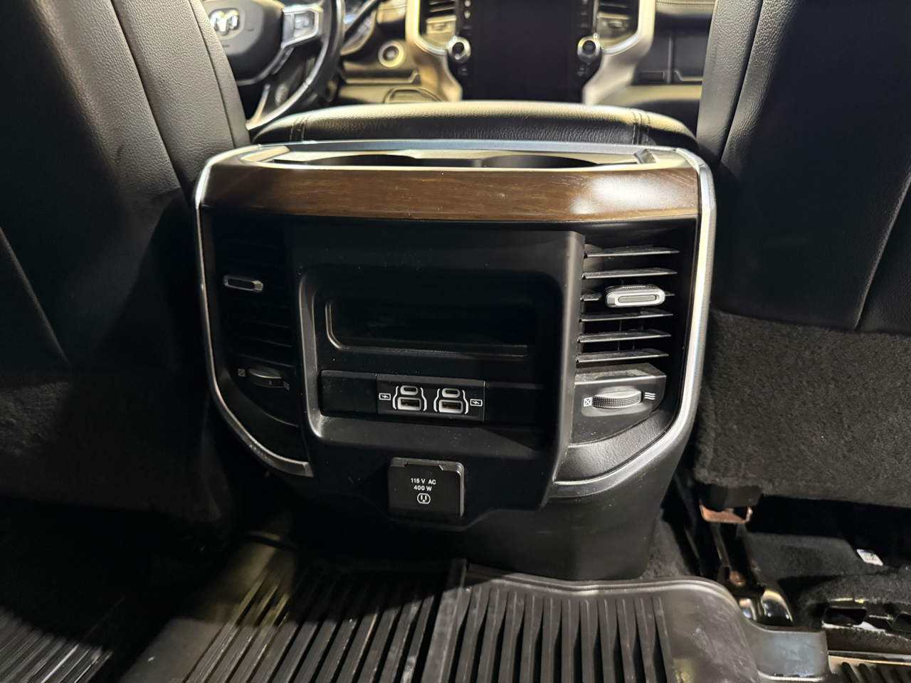 RAM 2500 Laramie 4x4 Crew Cab 6'4" Box 2023 RAM 2500 Laramie 4x4 Crew Cab 6'4" Box 2023