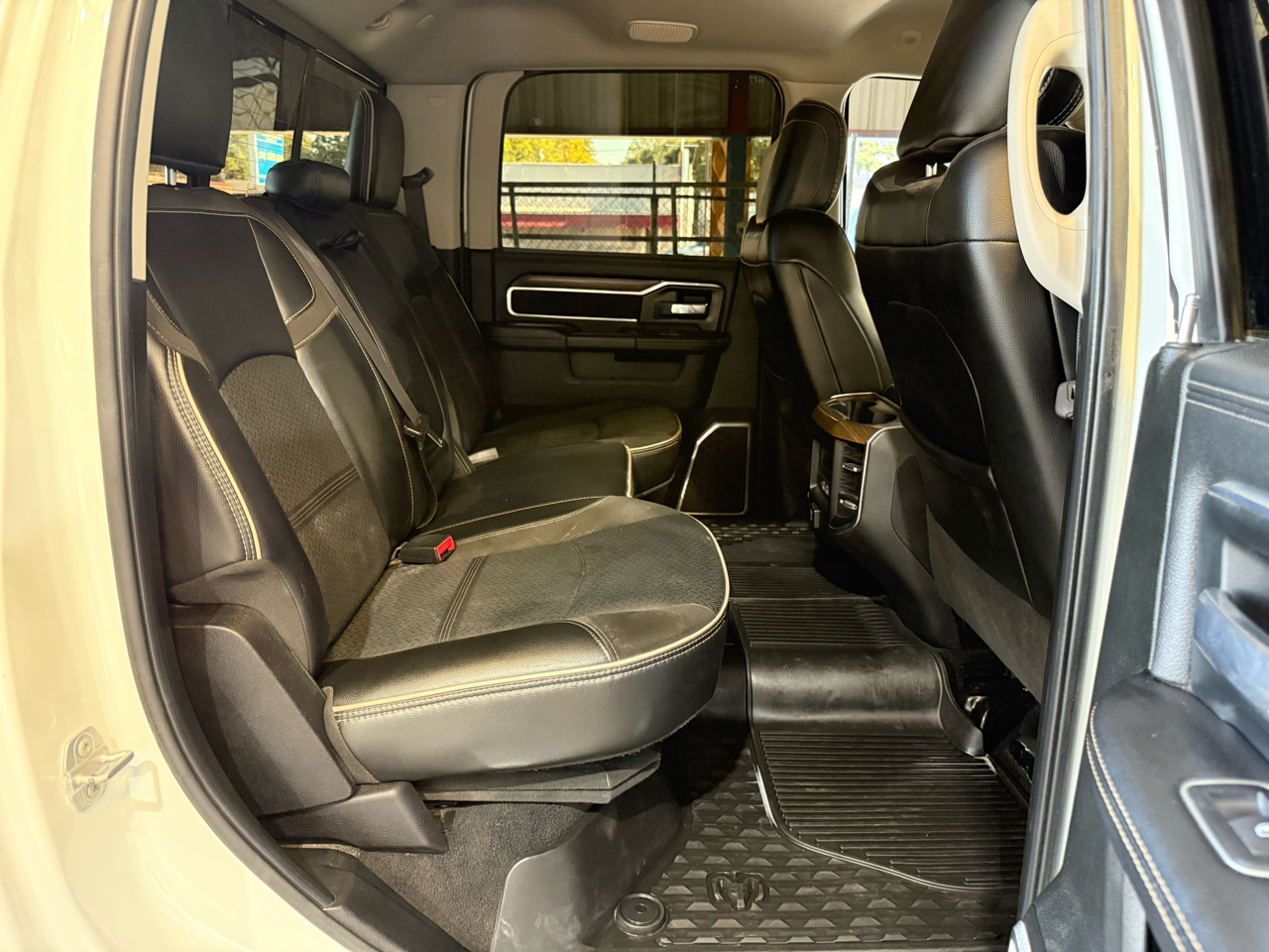 RAM 2500 Laramie 4x4 Crew Cab 6'4" Box 2023 RAM 2500 Laramie 4x4 Crew Cab 6'4" Box 2023