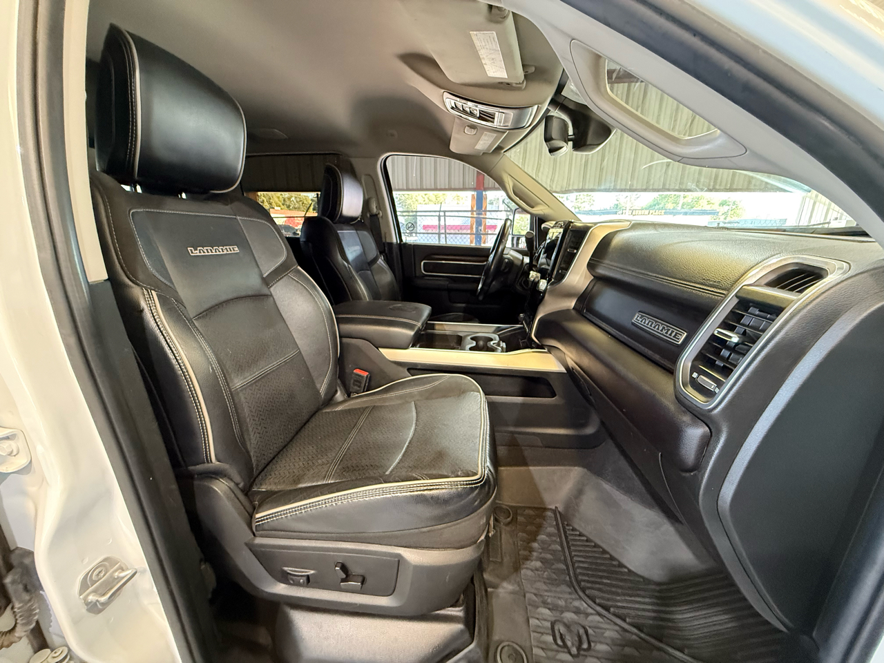 RAM 2500 Laramie 4x4 Crew Cab 6'4" Box 2023 RAM 2500 Laramie 4x4 Crew Cab 6'4" Box 2023