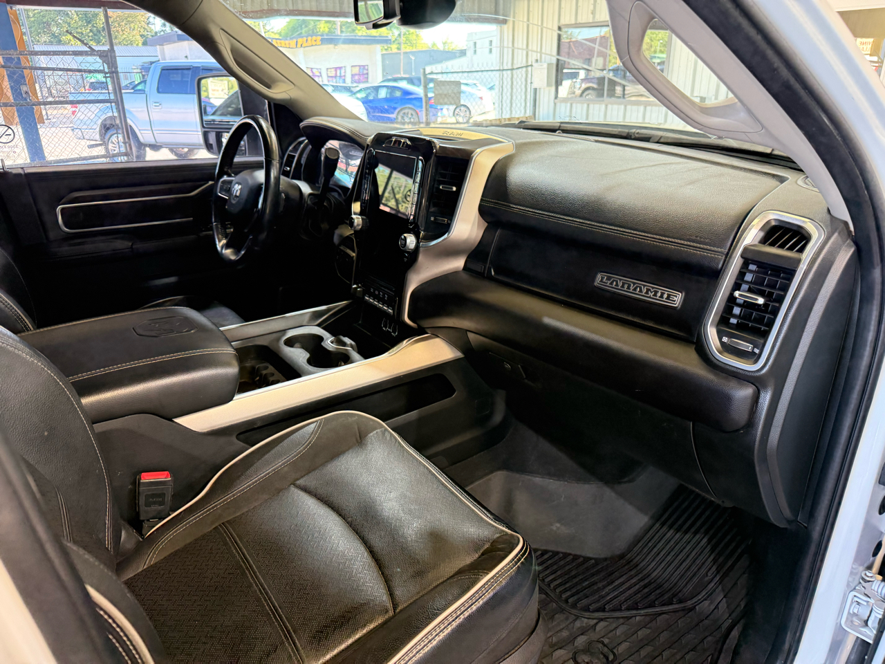 RAM 2500 Laramie 4x4 Crew Cab 6'4" Box 2023 RAM 2500 Laramie 4x4 Crew Cab 6'4" Box 2023