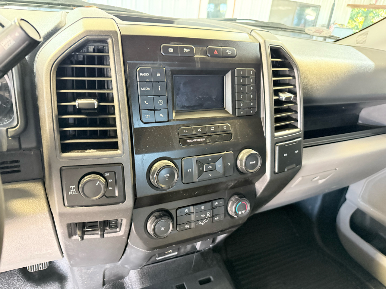 Ford Super Duty F-250 SRW XL 4WD Crew Cab 6.75' Box 2022 Ford Super Duty F-250 SRW XL 4WD Crew Cab 6.75' Box 2022