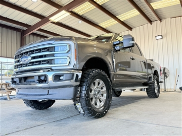 2023 Ford Super Duty F-250 SRW Lariat 4WD Crew Cab 6.75' Box