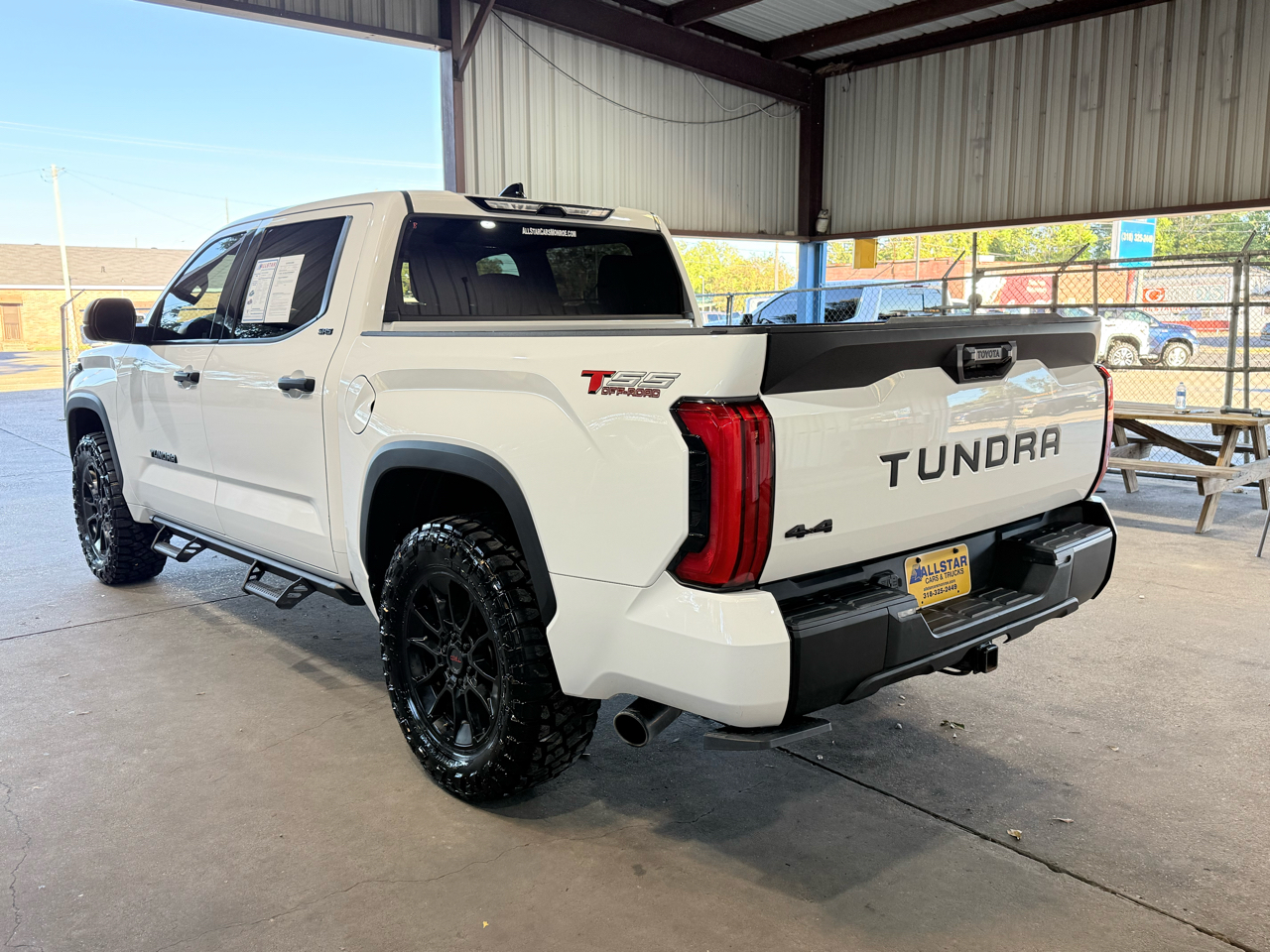 Toyota Tundra 4WD SR5 CrewMax 5.5' Bed (Natl) 2023 Toyota Tundra 4WD SR5 CrewMax 5.5' Bed (Natl) 2023