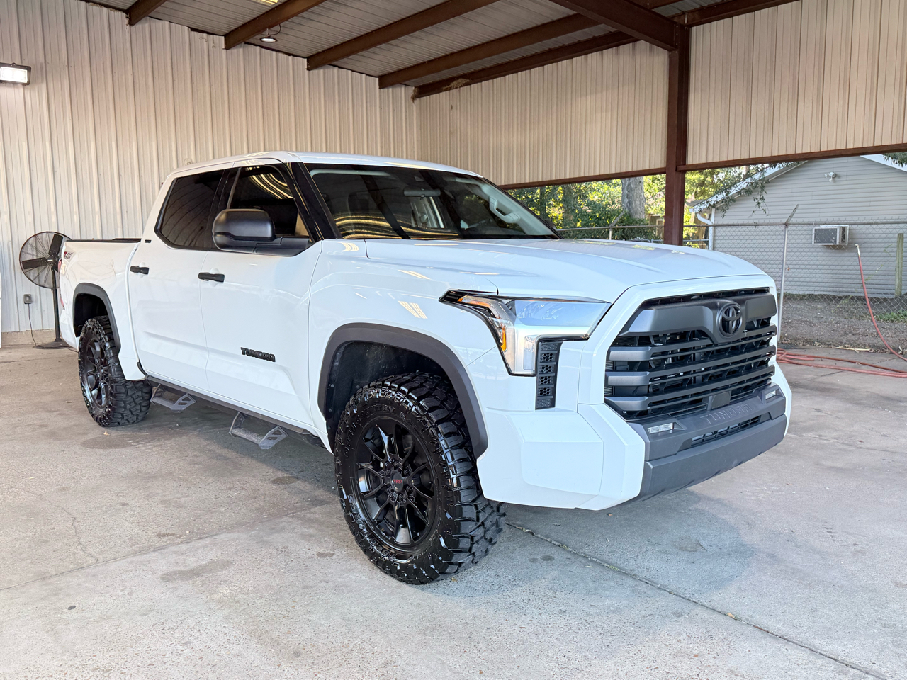 Toyota Tundra 4WD SR5 CrewMax 5.5' Bed (Natl) 2023 Toyota Tundra 4WD SR5 CrewMax 5.5' Bed (Natl) 2023