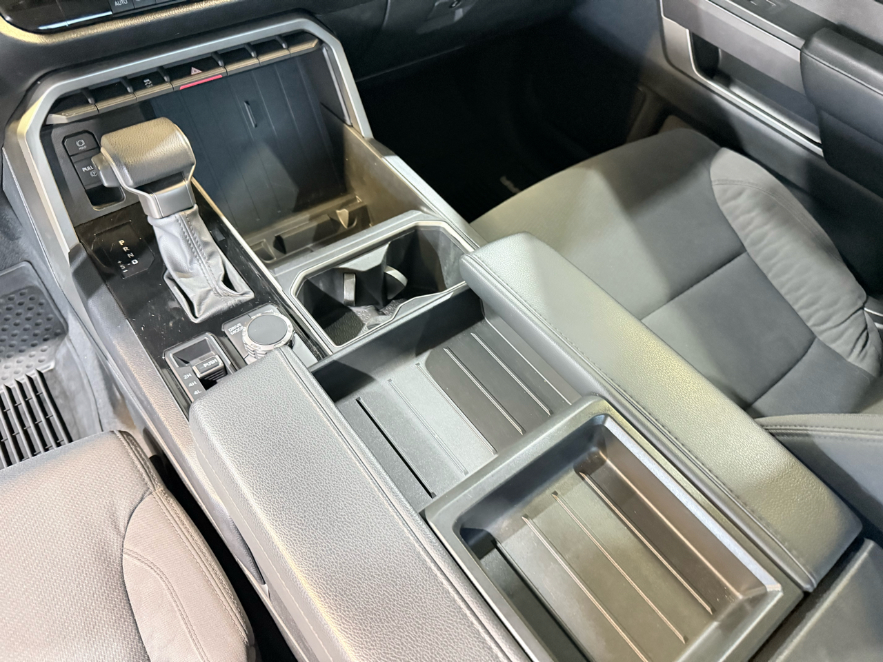 Toyota Tundra 4WD SR5 CrewMax 5.5' Bed (Natl) 2023 Toyota Tundra 4WD SR5 CrewMax 5.5' Bed (Natl) 2023