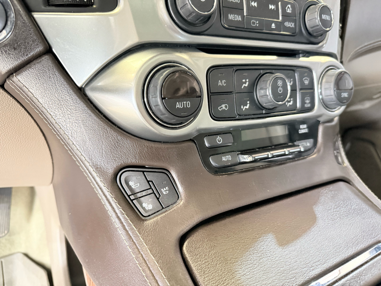 Chevrolet Tahoe 4WD 4dr LTZ 2015 Chevrolet Tahoe 4WD 4dr LTZ 2015