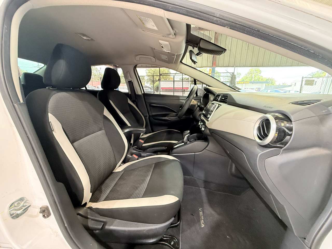 Nissan Versa SV CVT 2020 Nissan Versa SV CVT 2020