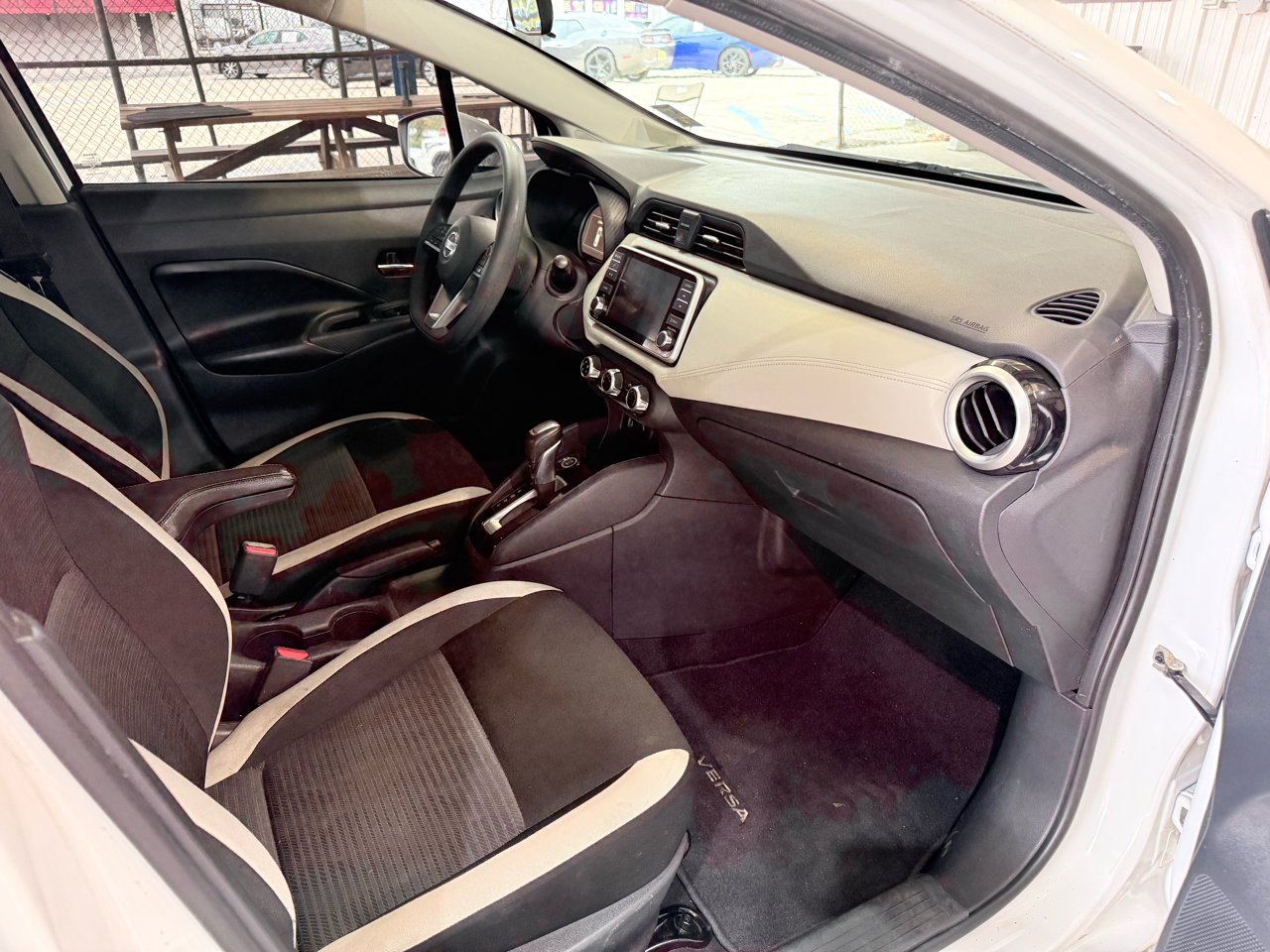 Nissan Versa SV CVT 2020 Nissan Versa SV CVT 2020