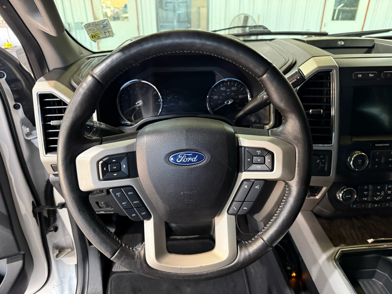 Ford F-250 SD Lariat Crew Cab 4WD 2019