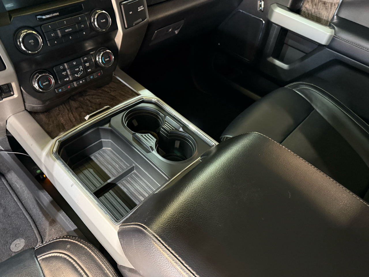 Ford F-250 SD Lariat Crew Cab 4WD 2019